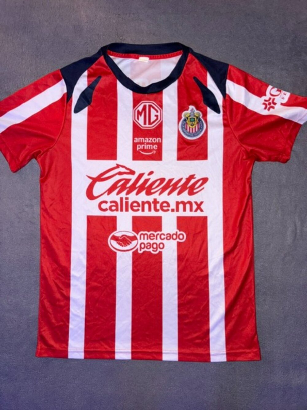 Club Deportivo Guadalajara Mens Soccer Jersey Size M-L Caliente Red White